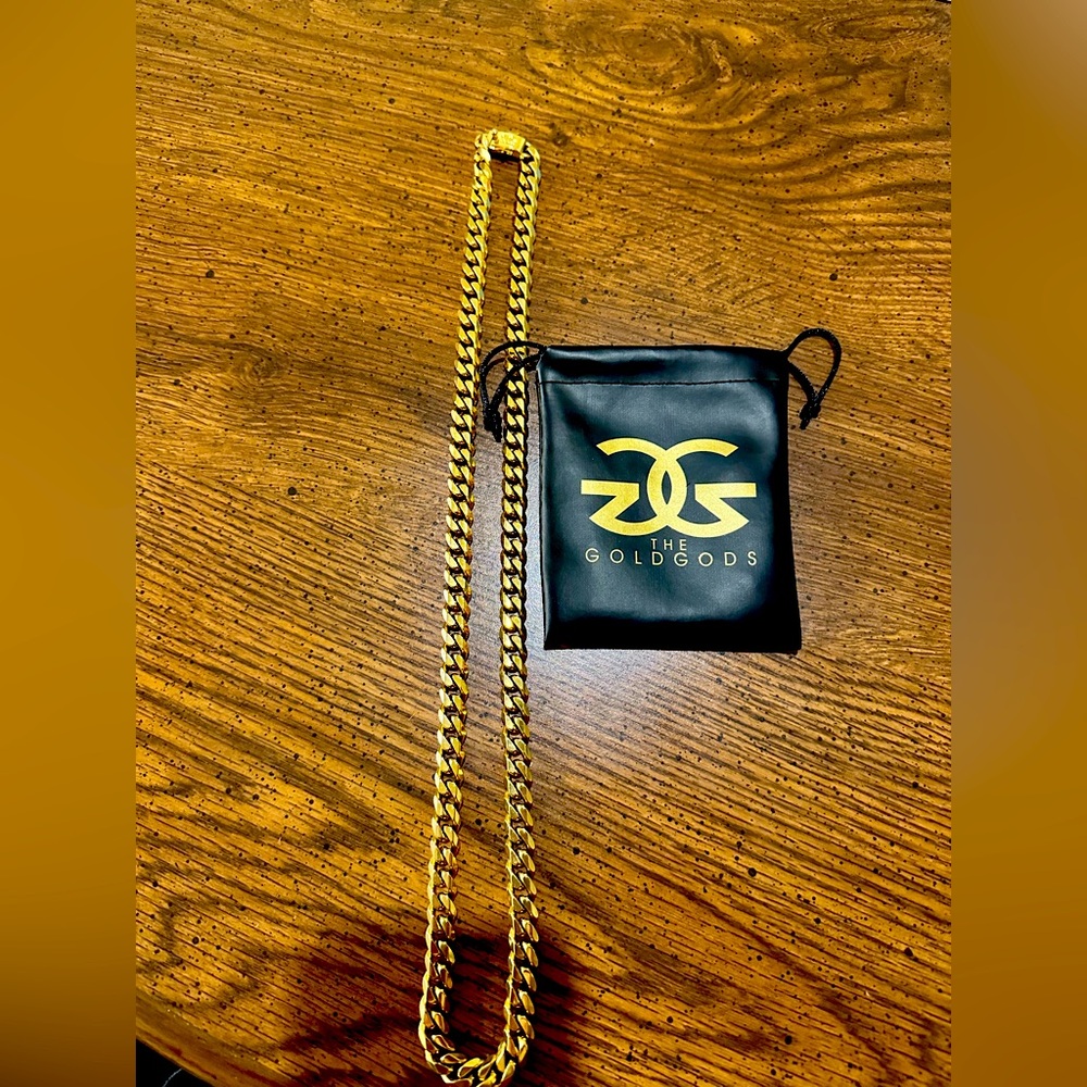 Gold Gods cuban link necklace ✨